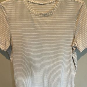 Lululemon t-shirt